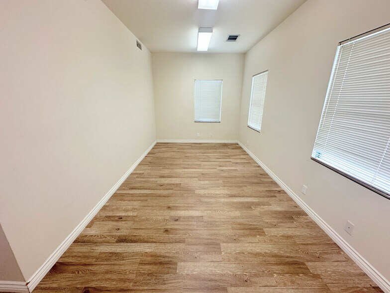 More Photos Of 14654-14664 Victory Blvd, Van Nuys Office For Lease