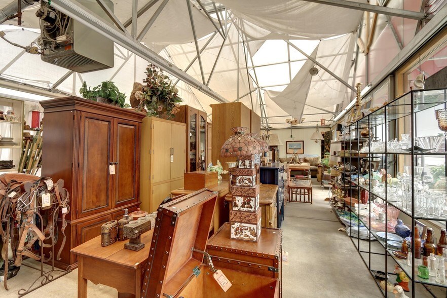 More Photos Of 807 Wilcox St, Castle Rock Storefront For Sale