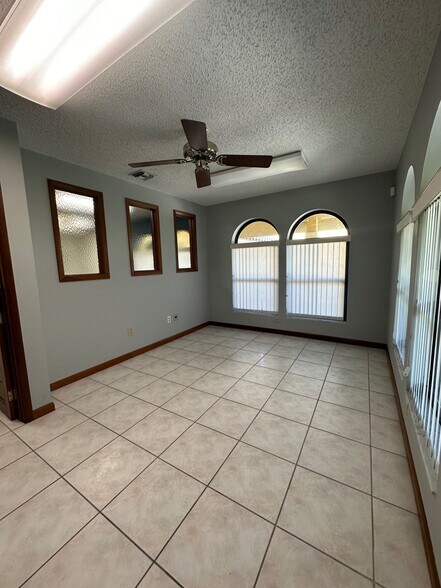 More Photos Of 6971 N Federal Hwy, Boca Raton Loft Creative Space For Sale