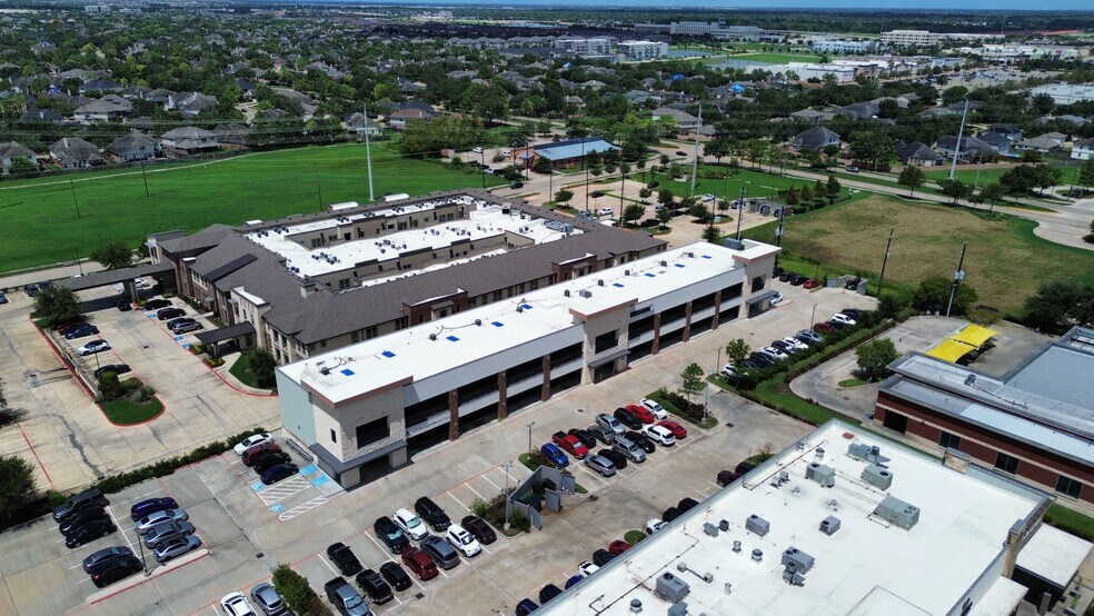 More Photos Of 2941 Broadway Bend Dr, Pearland Office For Lease