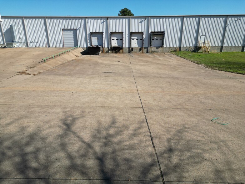 More Photos Of 2282 FM 2495, Athens Distribution For Sale