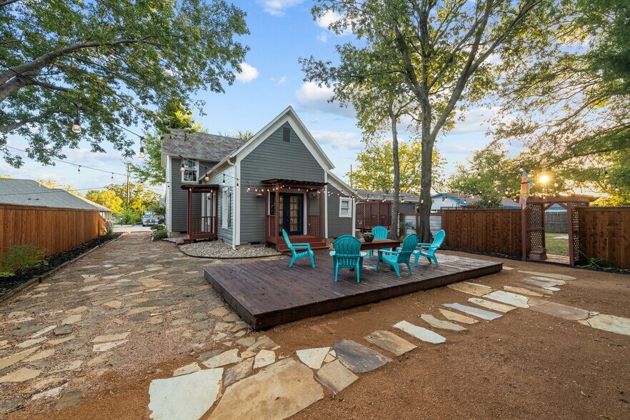 More Photos Of 139 Olive St, Keller Storefront Retail Office For Sale