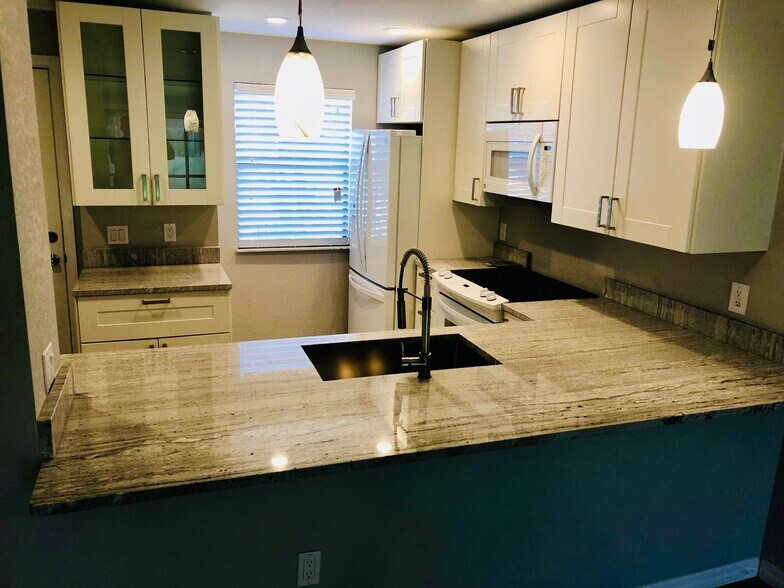 More Photos Of 115 112th Ave NE, Saint Petersburg Specialty For Sale