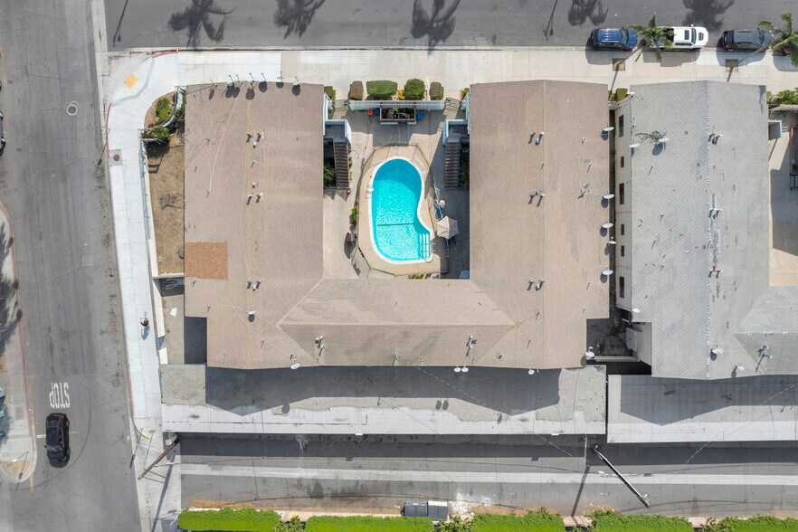 More Photos Of 561 E 64th St, Long Beach Apartments For Sale