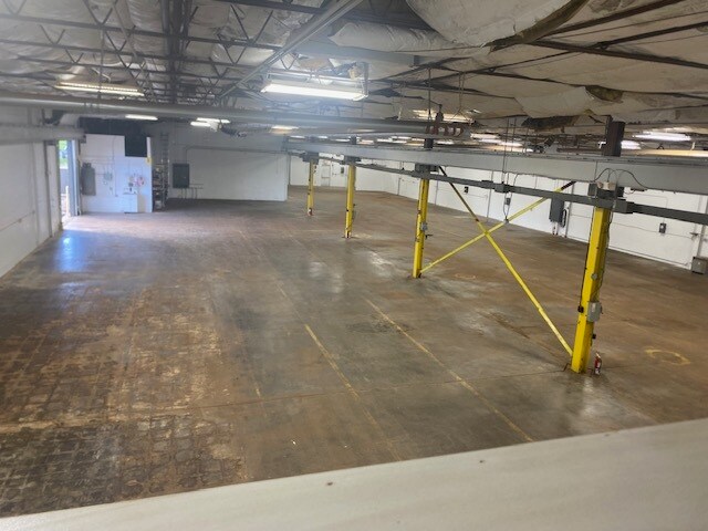 More Photos Of 8420 South Ave, Youngstown Manufacturing For Sale