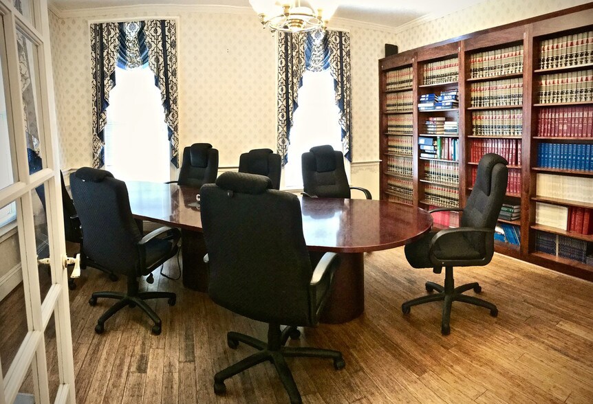 More Photos Of 40 Russ St, Hartford Unknown For Lease