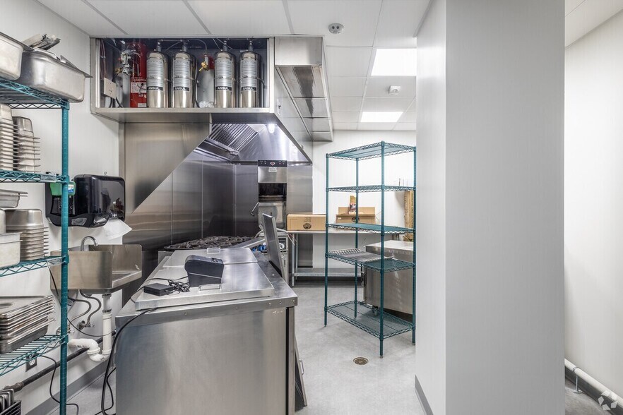 More Photos Of 1200-1208 Market St, San Francisco Health Club For Lease