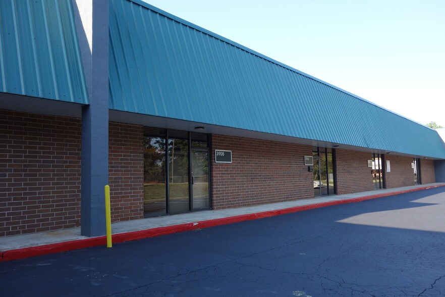 More Photos Of 3902-3916 Shirley Dr SW, Atlanta Unknown For Lease