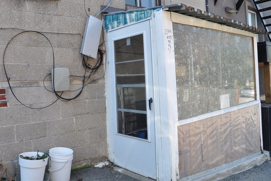 More Photos Of 2544 Eglinton Av W, Toronto General Retail For Sale
