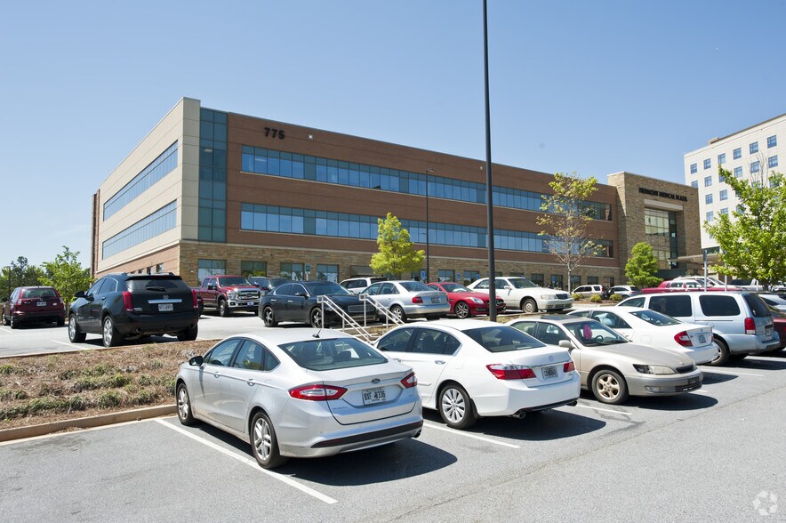 More Photos Of 775 Poplar Rd, Newnan Medical For Lease
