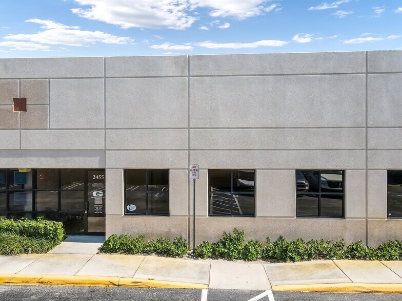 More Photos Of 2433-2463 Quantum Blvd, Boynton Beach Showroom For Lease