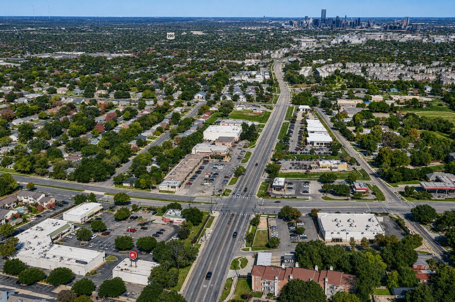 More Photos Of 110 E William Cannon Dr, Austin Fast Food For Lease