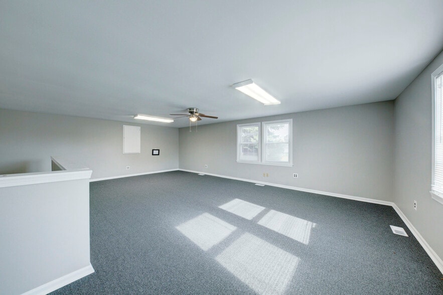 More Photos Of 36050 Goddard Rd, Romulus Auto Repair For Sale