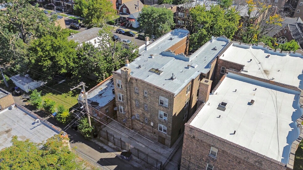 More Photos Of 7150 S Cornell Ave, Chicago Apartments For Sale