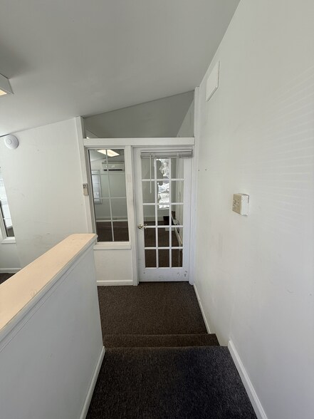 More Photos Of 5761 Lower York Rd, New Hope Storefront Retail Residential For Lease