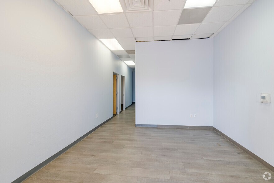 More Photos Of 7890 S Hardy Dr, Tempe Light Distribution For Lease