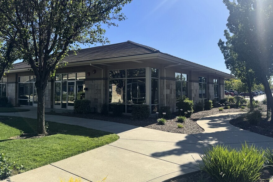 More Photos Of 1418 Blue Oaks Blvd, Roseville Medical For Lease