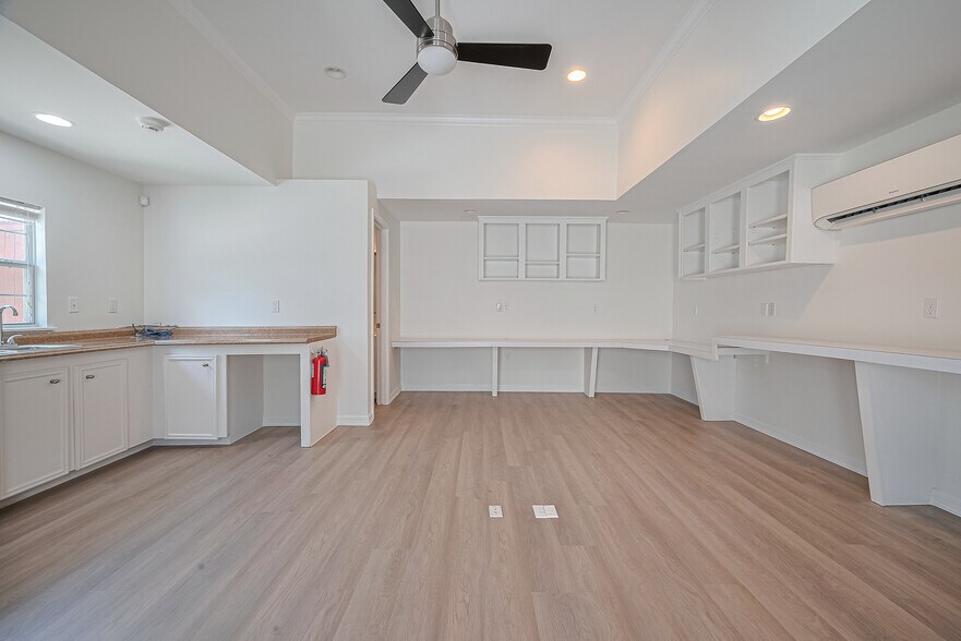 More Photos Of 826 Heights Blvd, Houston Office Residential For Sale