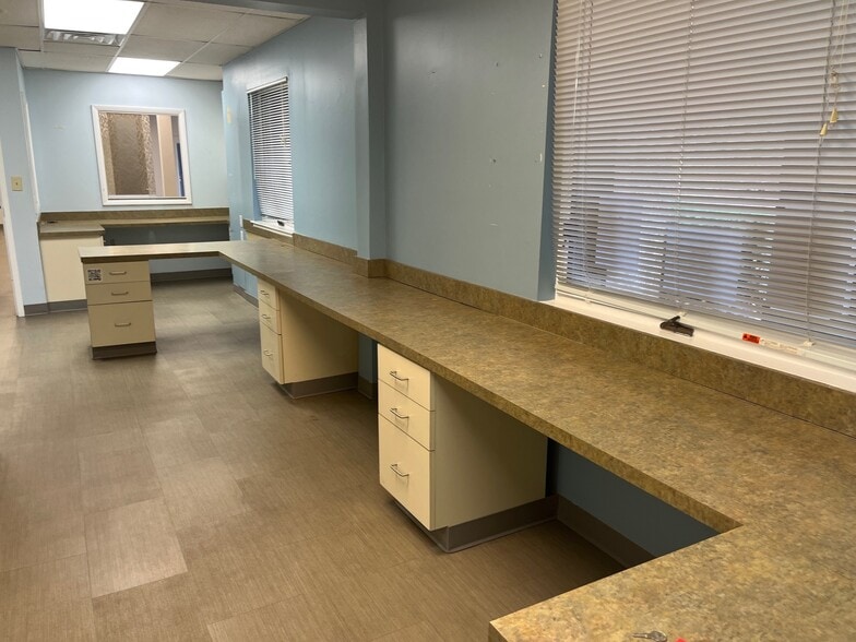 More Photos Of 2101-2107 Klockner Rd, Trenton Medical For Sale