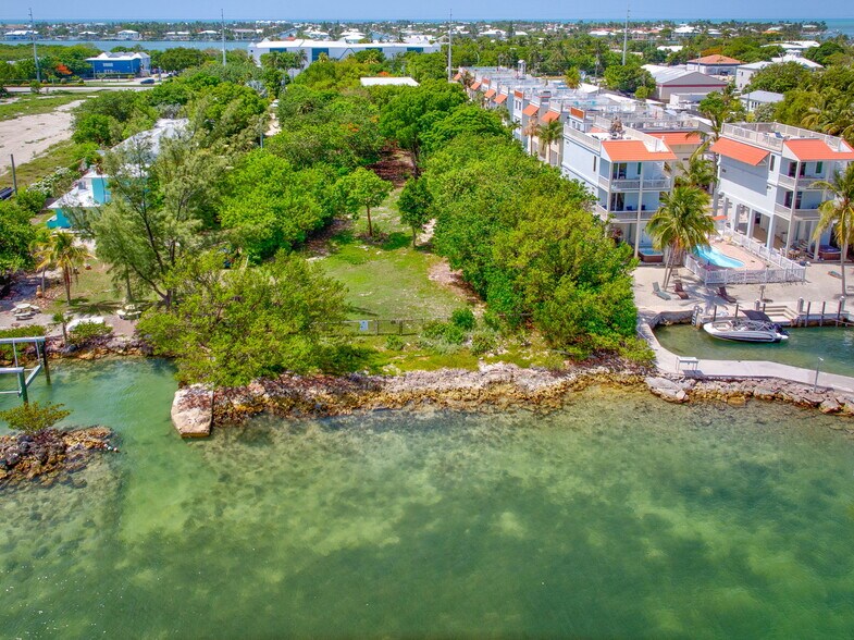 More Photos Of 14 125th Street Gulf, Marathon Office Residential For Sale
