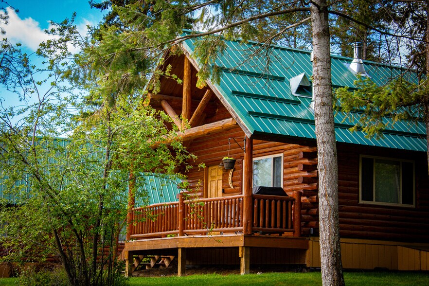 More Photos Of 1845 Hodgson Rd, Whitefish Hotel For Sale