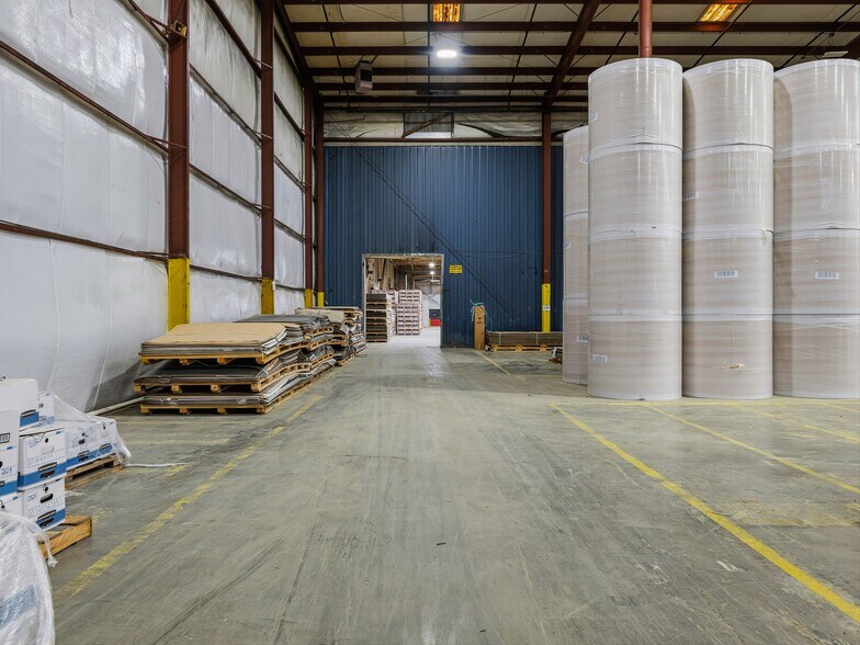 More Photos Of 90 Christ School Rd, Arden Distribution For Lease