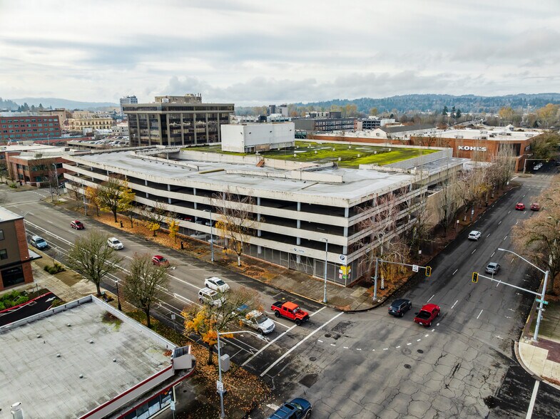More Photos Of 400 High St NE, Salem Department Store For Sale
