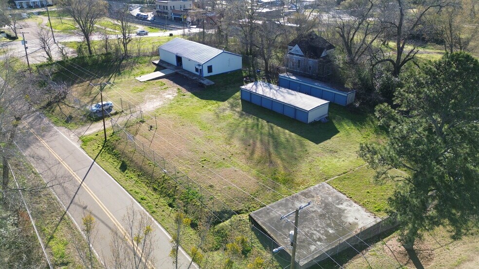 Primary Photo Of 203 Vicksburg St, Edwards Flex For Sale