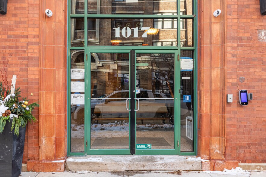 More Photos Of 1017 W Washington Blvd, Chicago Apartments For Sale