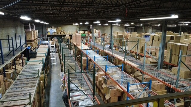 More Photos Of 1411 Jeffrey Dr, Addison Warehouse For Lease