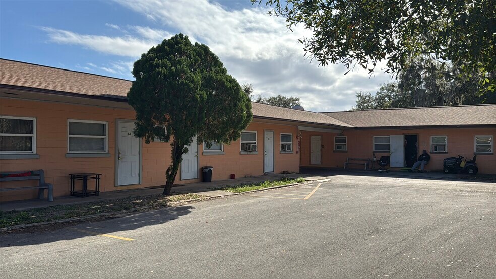 More Photos Of 647 S Woodland Blvd, Deland Apartments For Sale