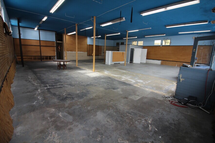 More Photos Of 3780 Mission Blvd, San Diego General Retail For Lease