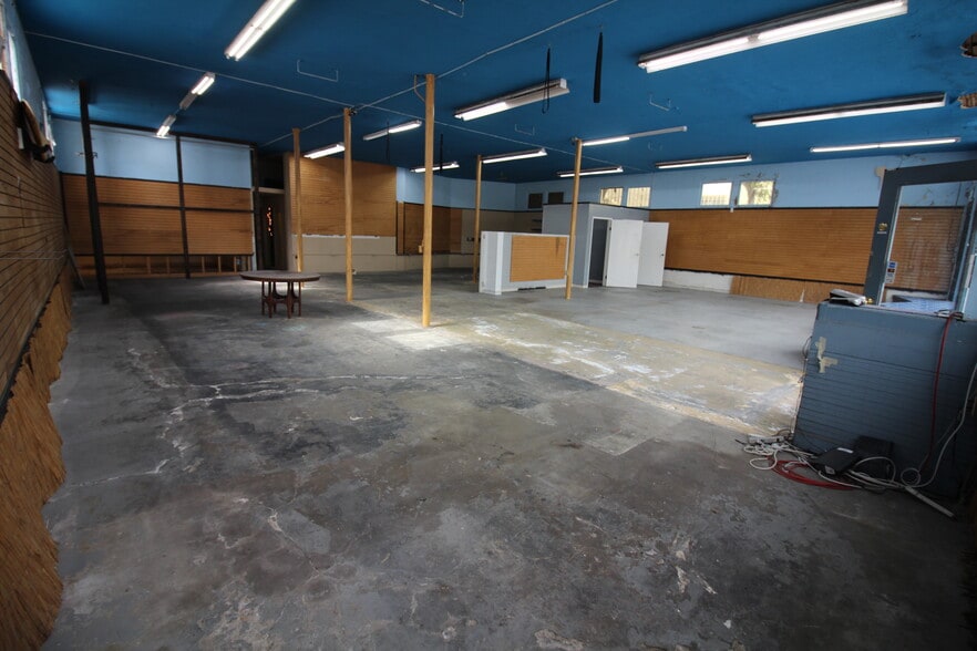 More Photos Of 3780 Mission Blvd, San Diego General Retail For Lease