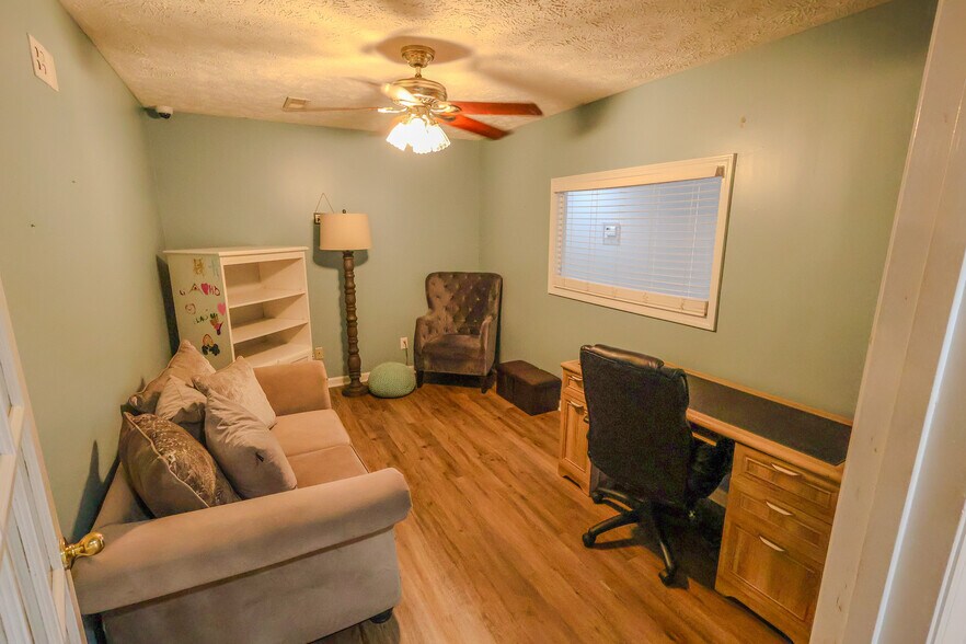 More Photos Of 2212 Hope Mills Rd, Fayetteville Office For Sale