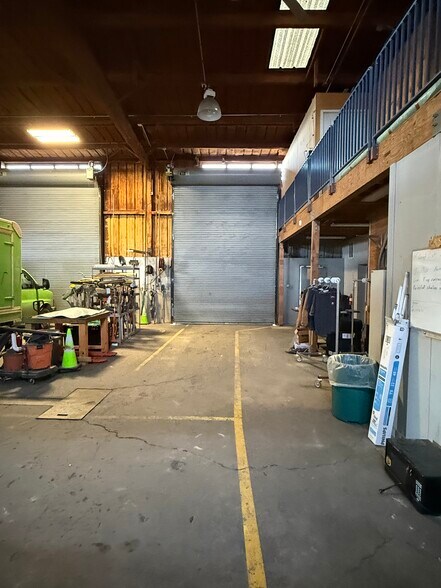 More Photos Of 2990 N Townsend Ave, Montrose Light Distribution For Sale