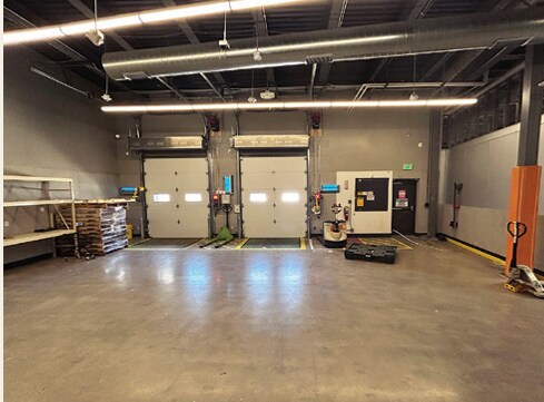 More Photos Of 325-615 E Palatine Rd, Arlington Heights Storefront For Lease