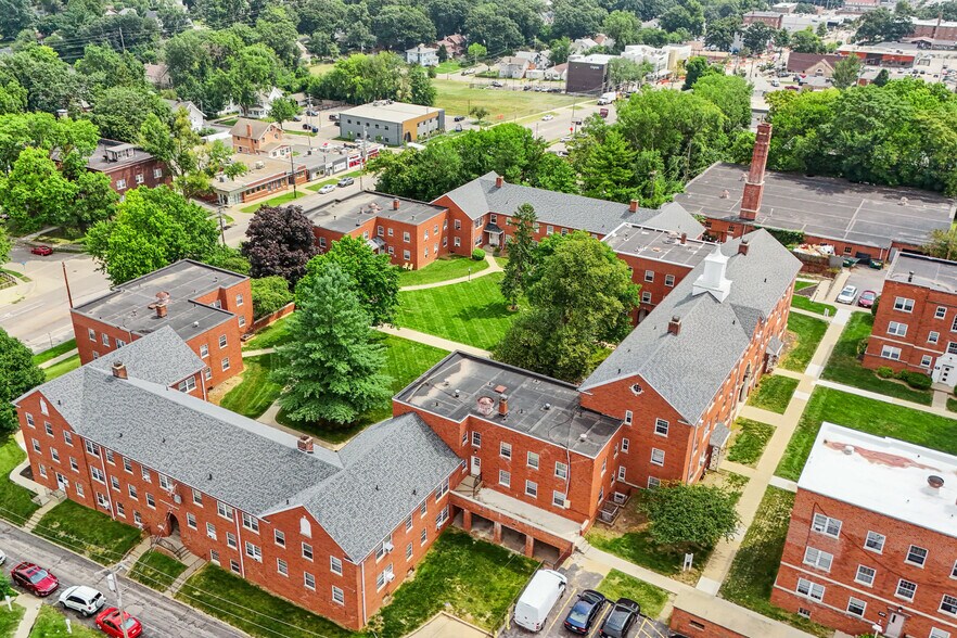 More Photos Of 3333 Grand Ave, Des Moines Apartments For Sale
