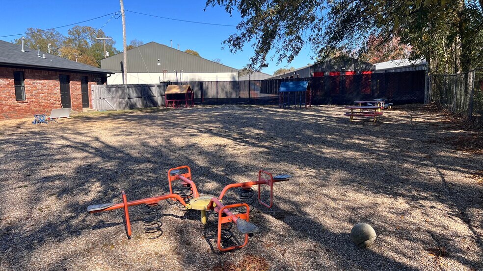 More Photos Of 501 S 1st St, Jacksonville Daycare Center For Sale