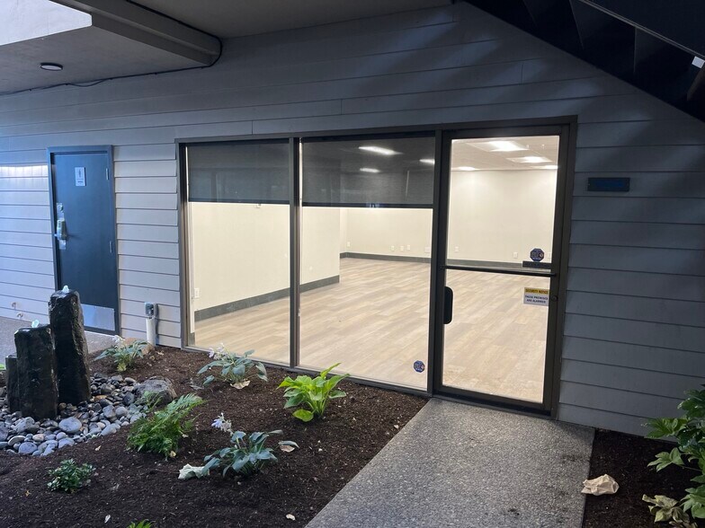 More Photos Of 9880 SW Beaverton Hillsdale Hwy, Beaverton Office For Lease