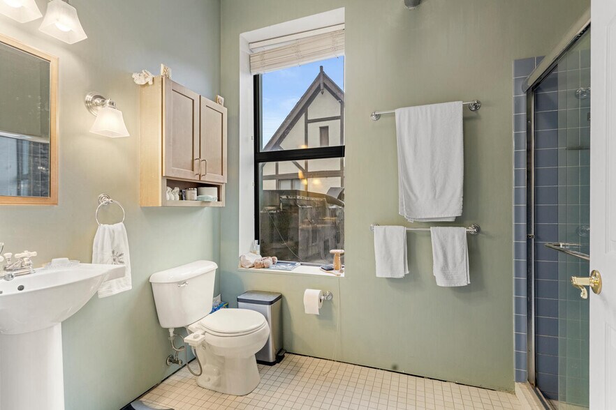 More Photos Of 112 W Hill St, Champaign Multifamily For Sale