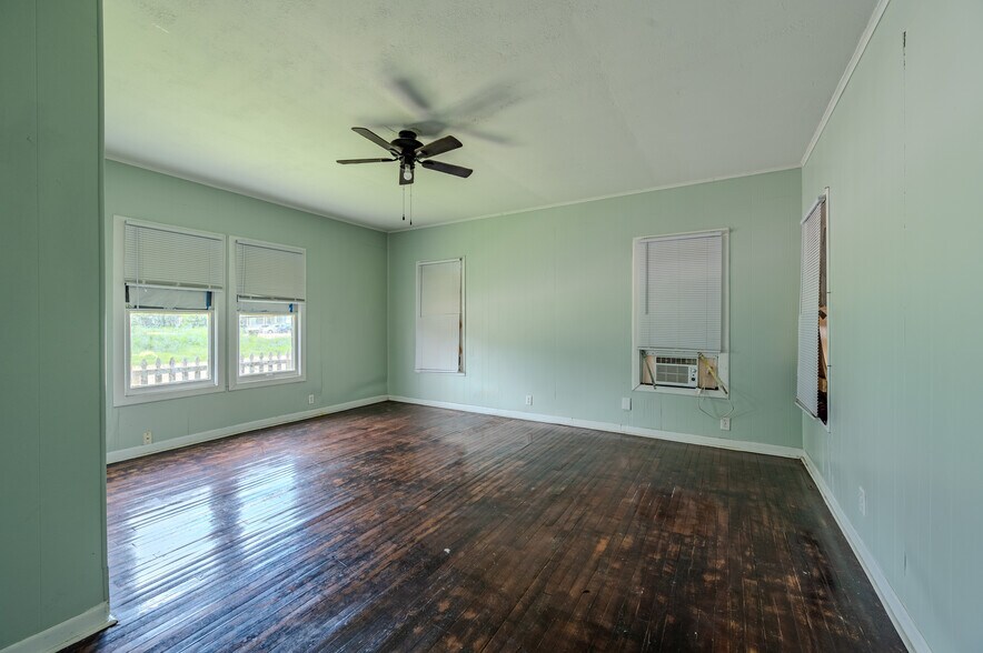 More Photos Of 732 W Alice Ave, Kingsville Multifamily For Sale