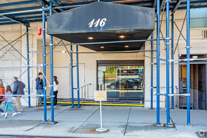 More Photos Of 116 Central Park S, New York Apartments For Lease