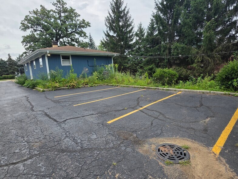 More Photos Of 338 S County Farm Rd, Wheaton Medical For Lease