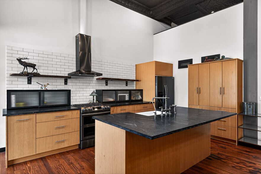 More Photos Of 614 High St, Comfort Storefront Retail Residential For Sale