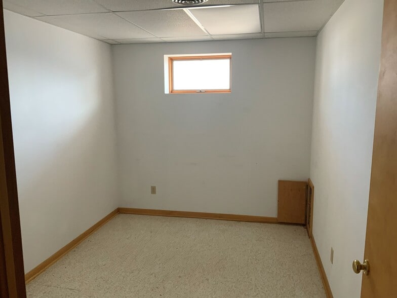 More Photos Of 30 Cecil St NE, Navarre Office Residential For Sale