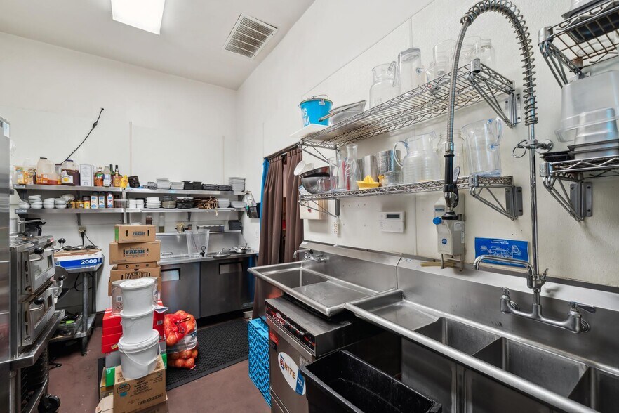 More Photos Of 4473 Railroad Ave, Pleasanton Storefront Retail Residential For Sale