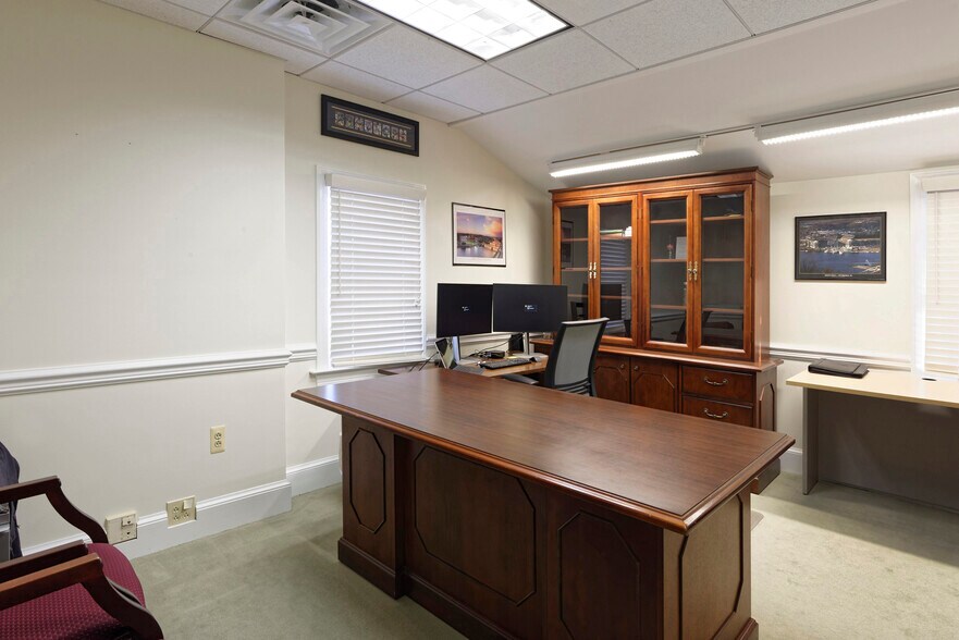 More Photos Of 6 S. Pendleton Street, Middleburg Office For Sale