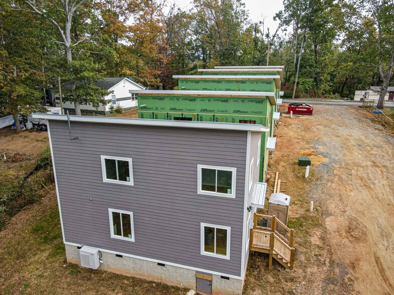 Primary Photo Of 108 Lager Ln, Asheville Apartments For Sale