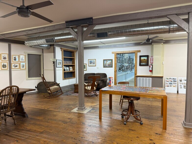More Photos Of 106 Water St, Lake Mills General Retail For Sale