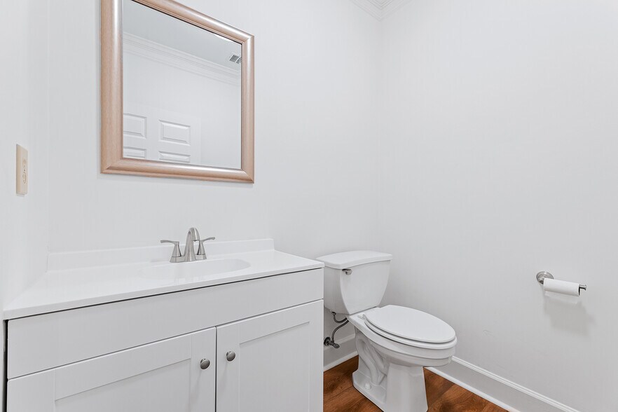 More Photos Of 490 Sun Valley Dr, Roswell Office For Lease